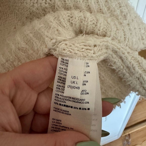 NEW We the Free People Theo V Neck Drop Shoulder Sweater Cream Fuzzy Large NWOT - Picture 9 of 10